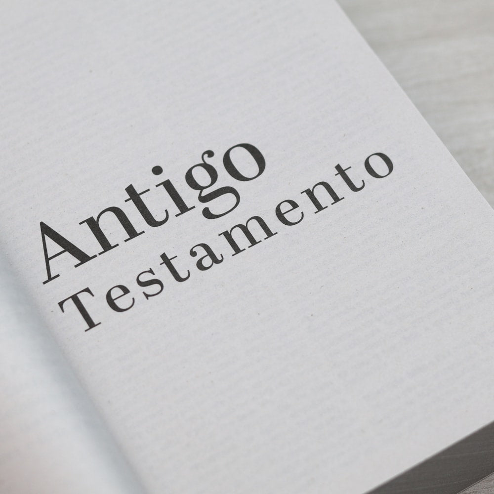 Bíblia Sagrada Se Forte e de Boa Coragem | King James |  Letra Normal | Capa Brochura