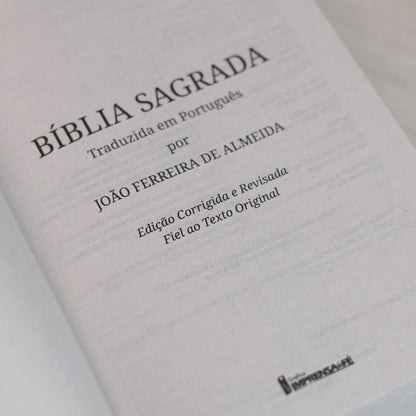 Bíblia Sagrada A Palavra de Deus é Viva e Eficaz | ACF | Letra Normal | Capa Brochura