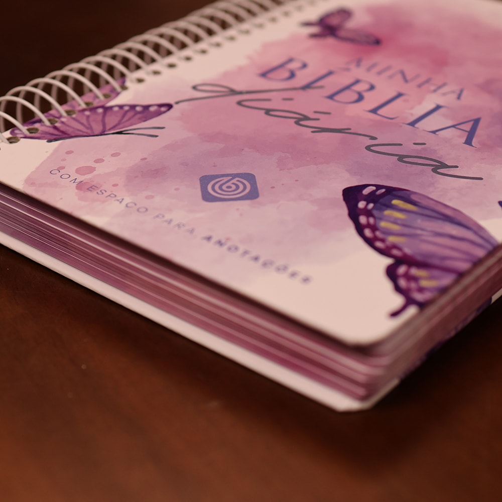 Minha Bíblia Diária Borboleta | NVI | Com Espaços Para Anotações | Capa Dura