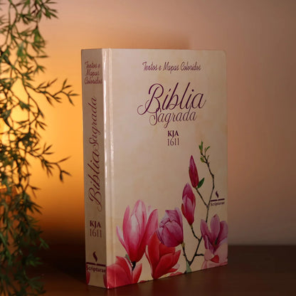 Bíblia King James 1611 Magnólia | Textos e Mapas Coloridos | Capa Dura