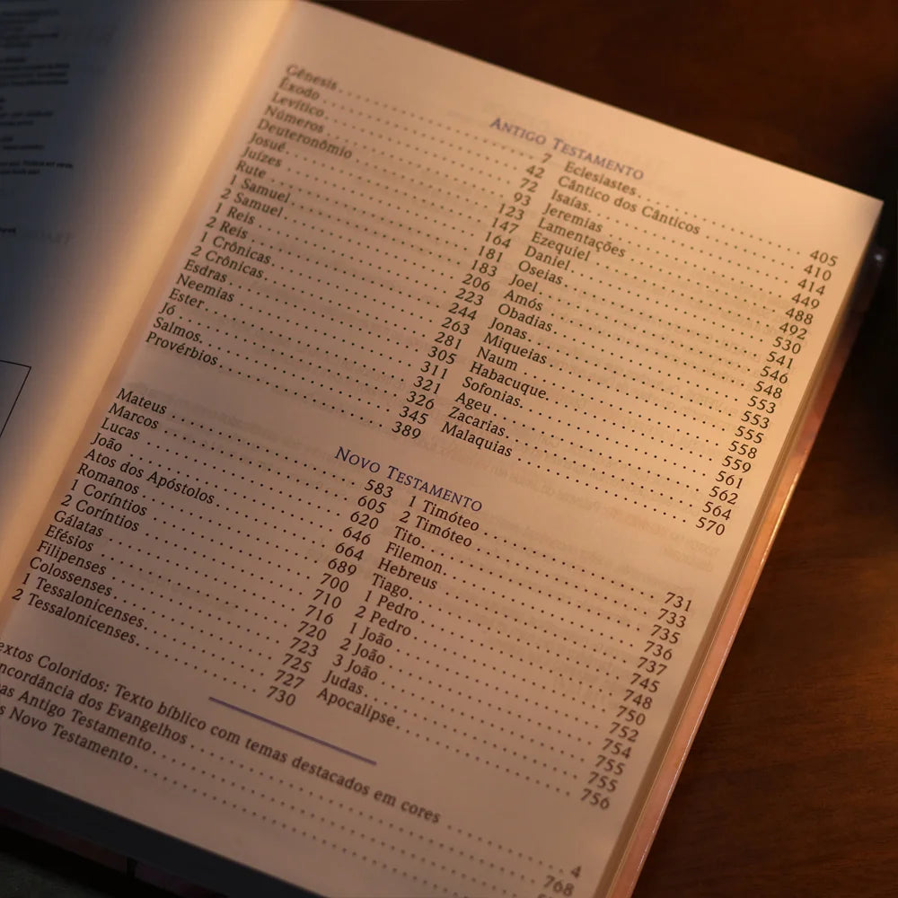 Bíblia King James 1611 Magnólia | Textos e Mapas Coloridos | Capa Dura