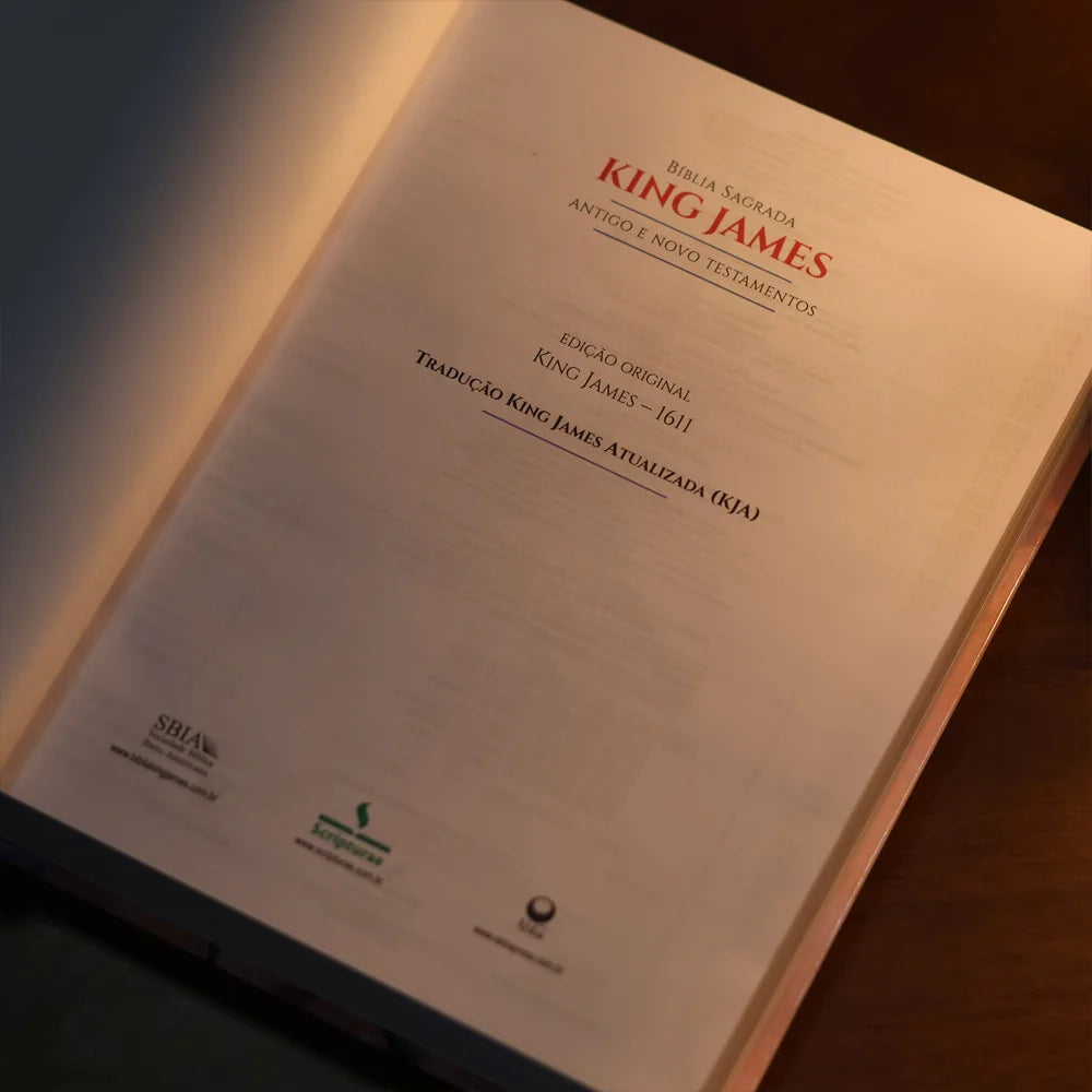 Bíblia King James 1611 Rosa e Hortencia | Textos e Mapas Coloridos | Capa Dura