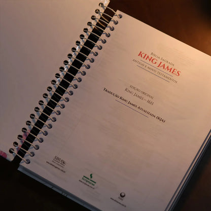 Bíblia King James 1611 Flor Cosmos | Textos e Mapas Coloridos | Espiral