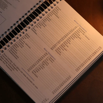 Bíblia King James 1611 Flor Cosmos | Textos e Mapas Coloridos | Espiral