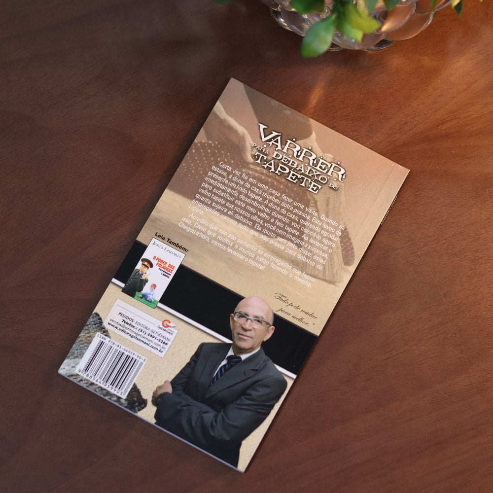 Varrer Para Debaixo do Tapete | Jorge Linhares