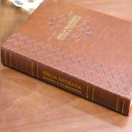 Bíblia Sagrada | Letra Jumbo | ARC | Harpa Avivada e Corinhos | Capa PU Luxo Arabesco Caramelo
