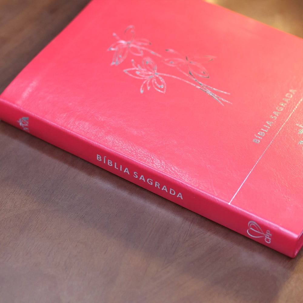 Bíblia Slim | Letra Normal | NVA | Capa Premium Ramo de Flores Vermelha