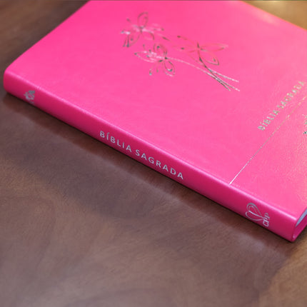 Bíblia Slim | Letra Normal | NVA | Capa Premium Ramo de Flores Pink