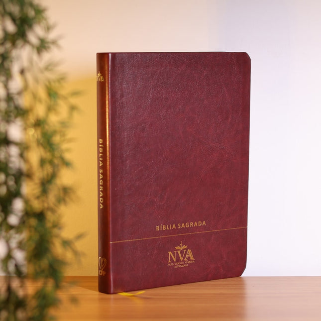 Bíblia Slim | Letra Normal | NVA | Capa Premium Luxo Minimalista Bordô