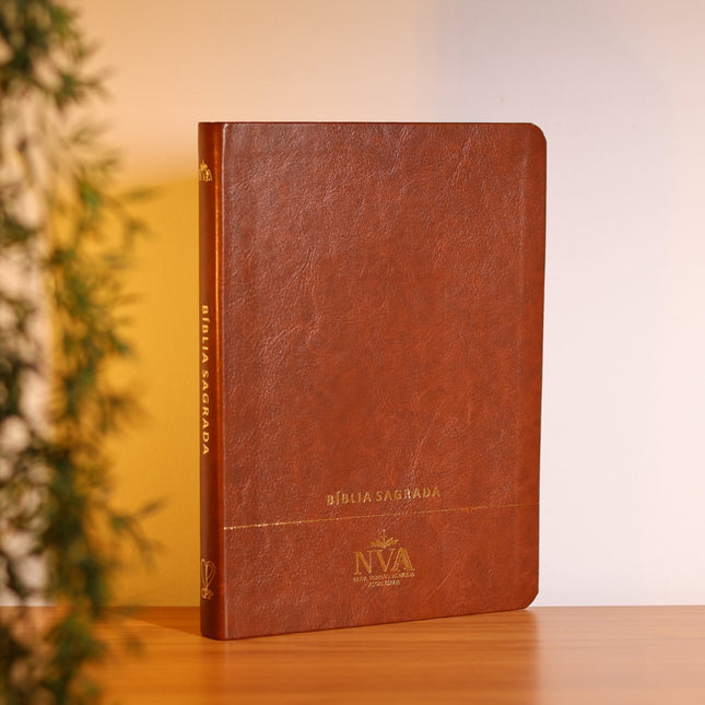 Bíblia Slim | Letra Normal | NVA | Capa Premium Luxo Minimalista Marrom