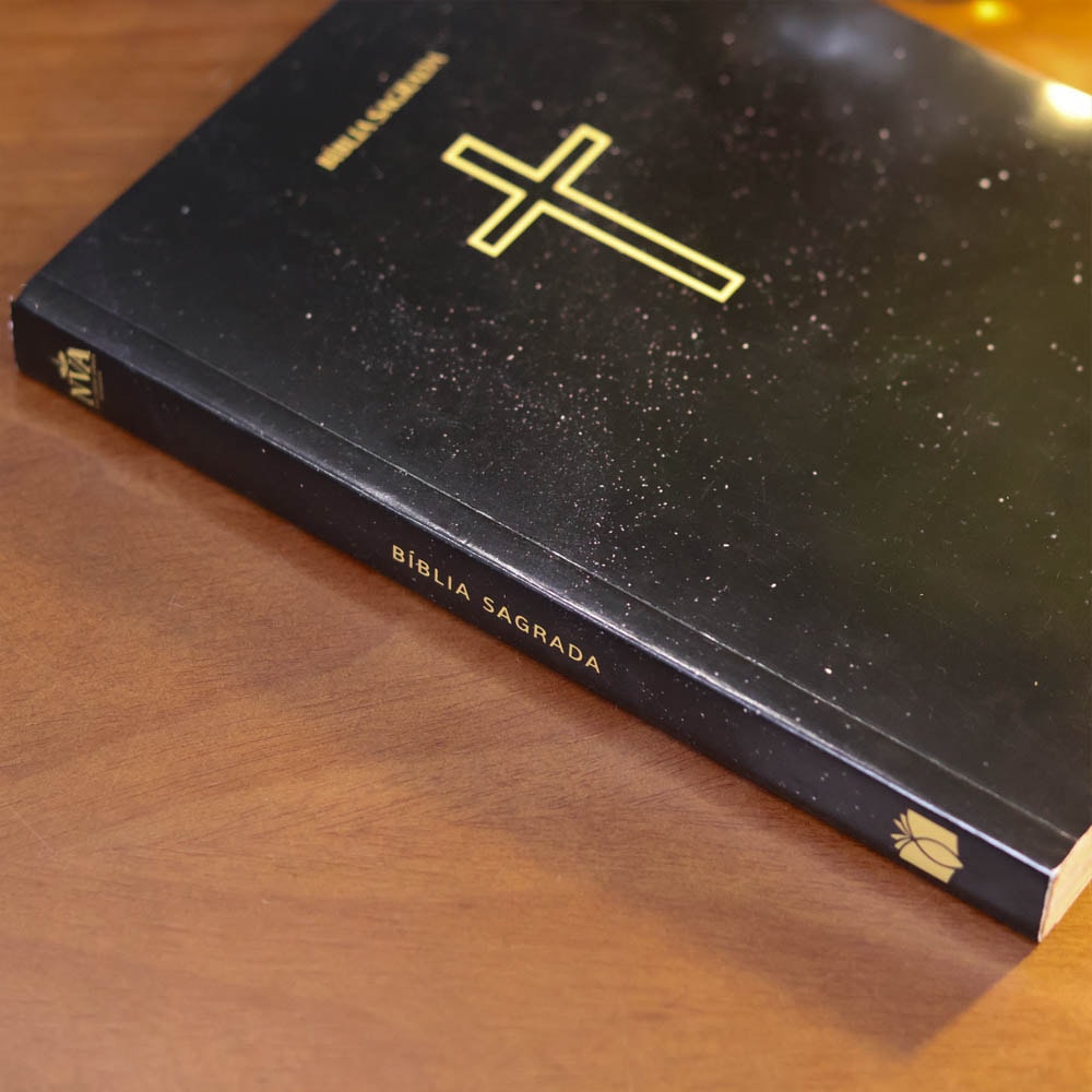 Bíblia Sagrada Salvos Pela Graça | NVA | Capa Brochura Preta