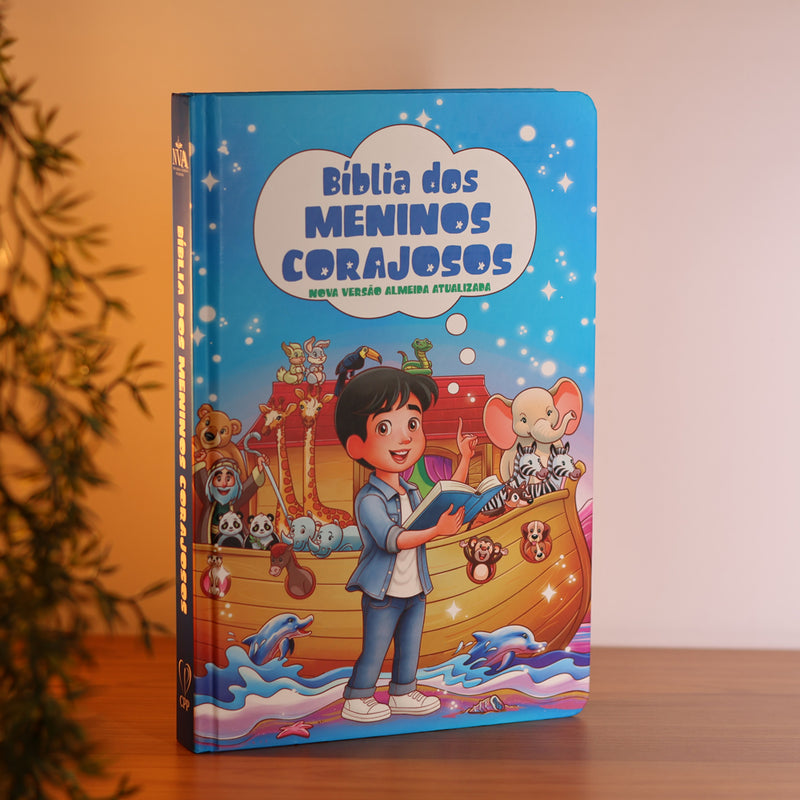 Bíblia dos Meninos Corajosos | NVA | Harpa Avivada e Corinhos | Capa Dura Azul