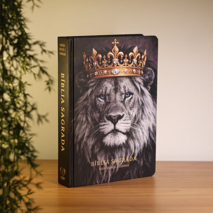 Bíblia Sagrada Rei Leão Coroa PB | ARC | Letra Gigante | Harpa Avivada e Corinhos | Capa Dura