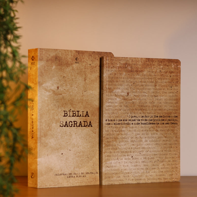 Kit Bíblia Evangelize | NVT | Miqueias 6 + Livro de Anotações