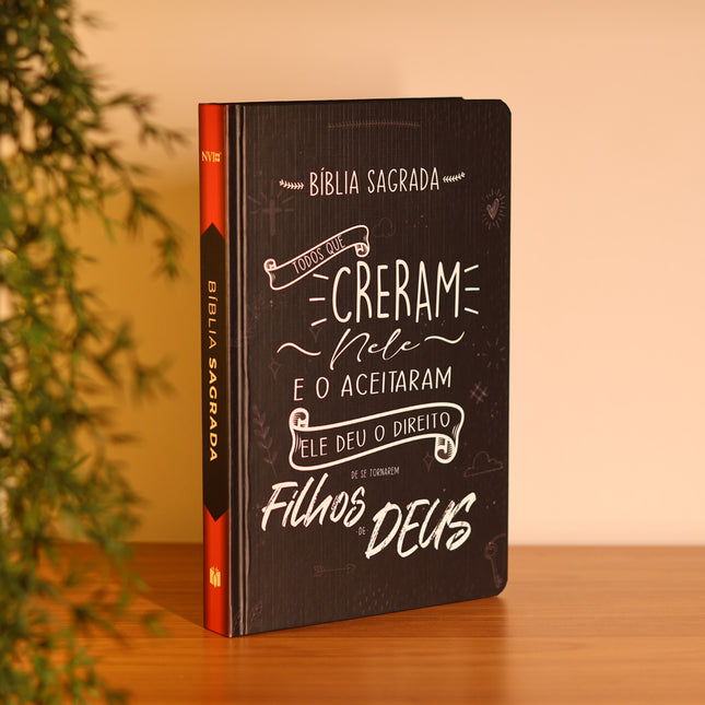 Bíblia Sagrada Creram Nele | NVI | Letra Normal | Capa Dura Preta