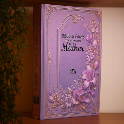 Bíblia de Estudo Para o Cotidiano da Mulher | NVA | Full Collor | Capa Dura Lilás Floral