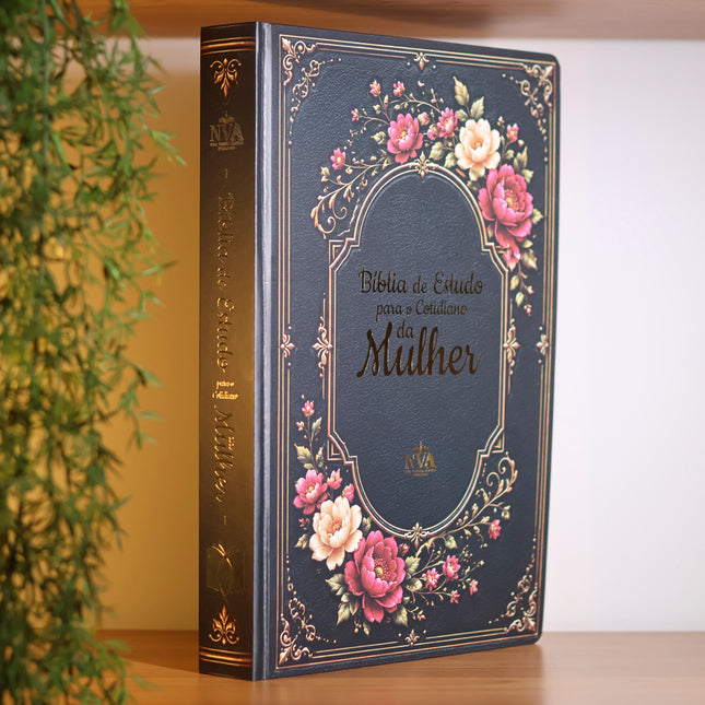 Bíblia de Estudo Para o Cotidiano da Mulher | NVA | Full Collor | Capa Dura Preta Com Dálias