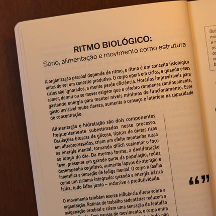Livreto Ele Vive | Capa Brochura