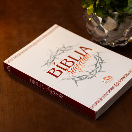 Bíblia Sagrada Coroa Branca | NVA | Full Color | Capa Brochura