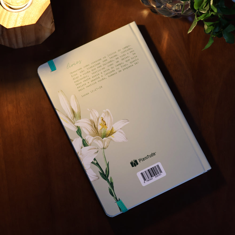 Caderno Moleskine Verde | Com Pauta | Lírios