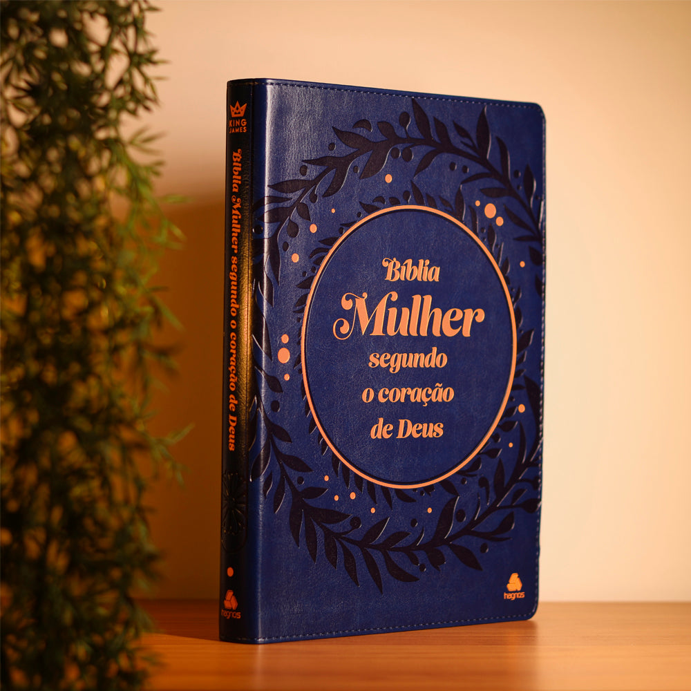 Bíblia Mulher Segundo o Coração de Deus | King James | Capa Azul