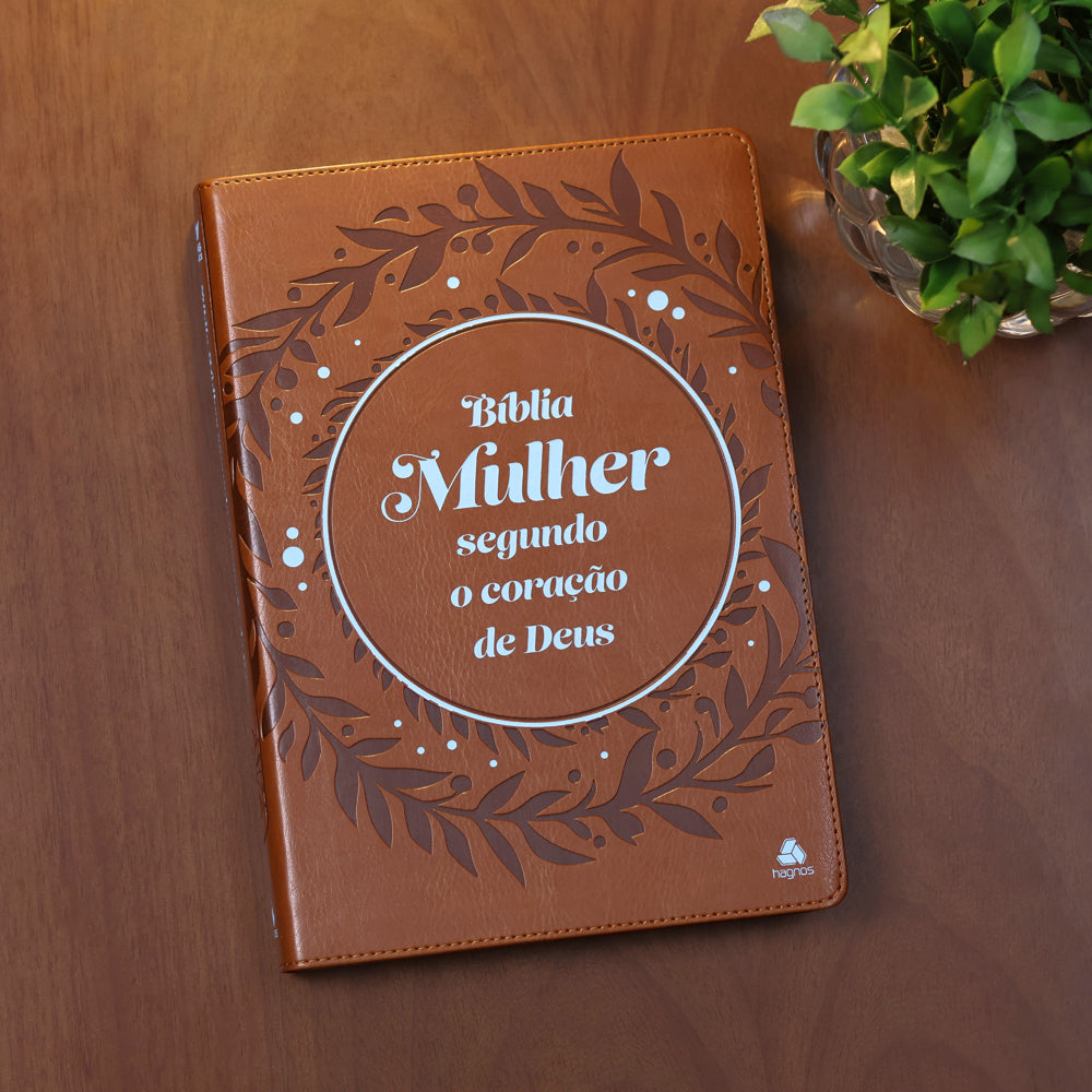 Bíblia Mulher Segundo o Coração de Deus | King James | Capa Marrom