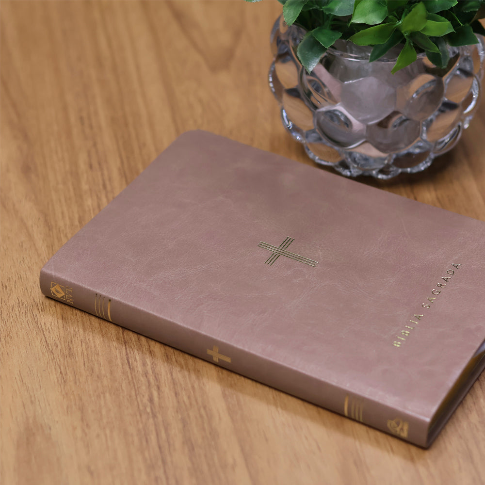 Bíblia Slim Cruz | NVT | Capa Luxo Fendi