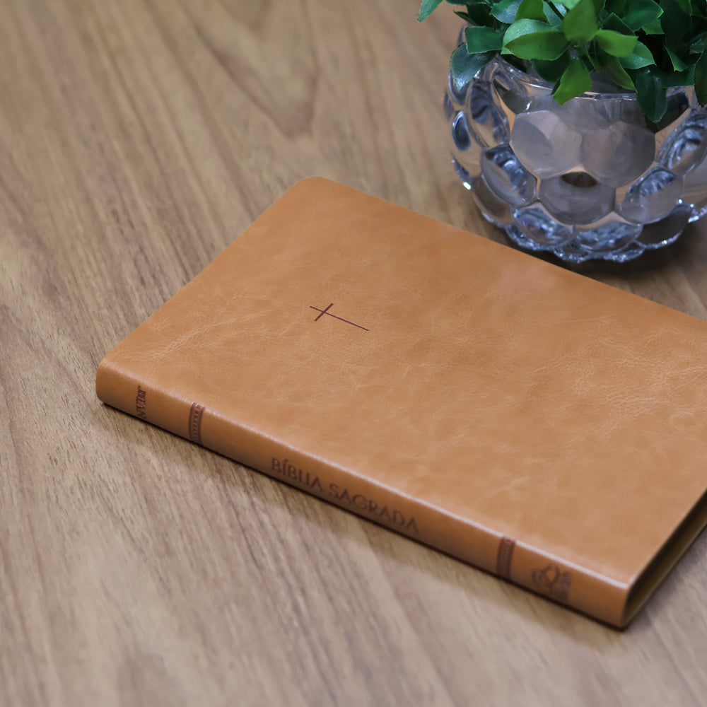 Bíblia Slim NVI | Poder da Cruz | Capa Luxo Caramelo