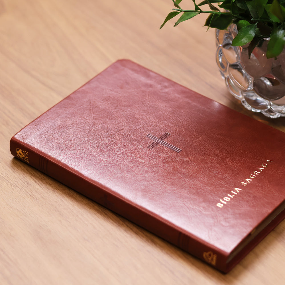 Bíblia Slim NVT | Poder da Cruz | Capa Luxo Marrom