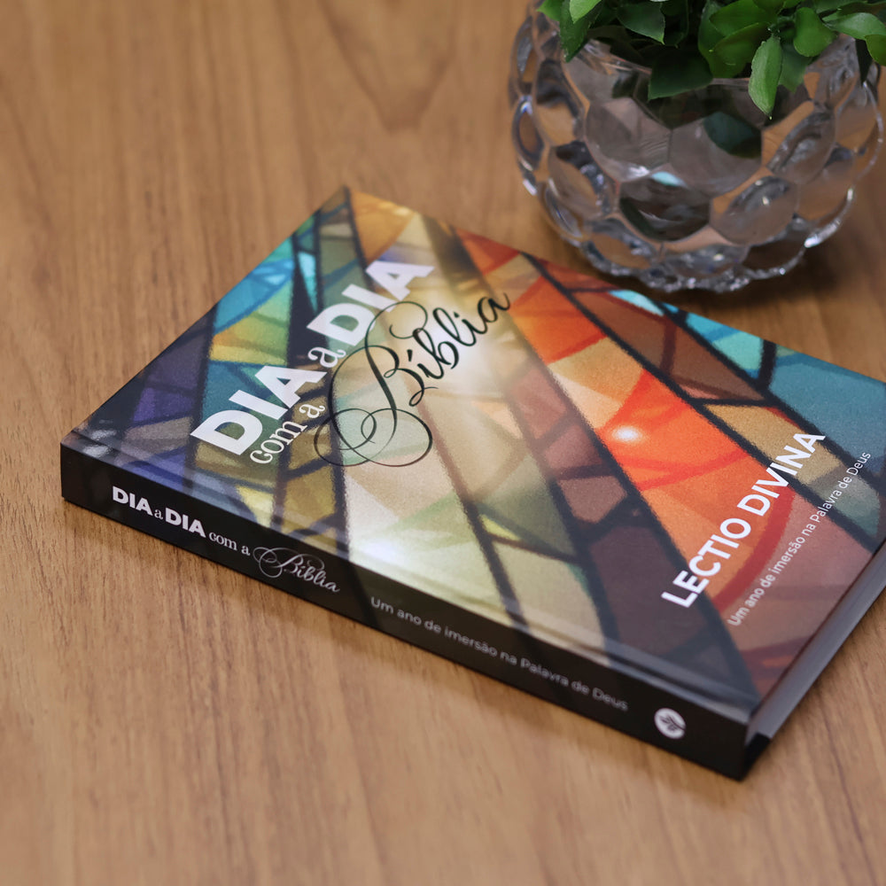 Devocional Dia a Dia Com a Bíblia | Lectio Divina | Vitral