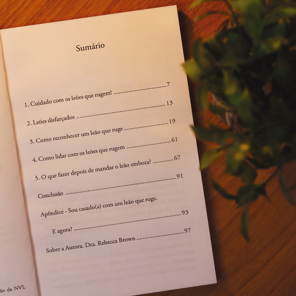 Leões que Rugem | Rebecca Brown