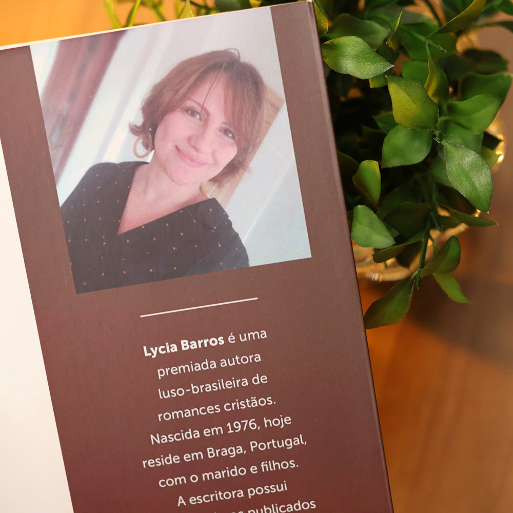 Rute, a Estrangeira | Lycia Barros